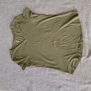 Falls Creek sz L cap sleeve curved hem v neck